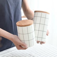 Pote de cerâmica hermético para alimentos com tampa.