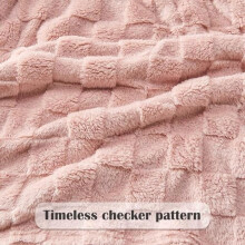 Super Soft King Blanket Pink Premium Silky Flannel Fleece 3D Checkered Lightweight Bed Blanket All Season Use (Pink Checkered, King(90"x110"))