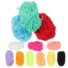 Akryylinen neulelankasetti – eri värejä, 100 g