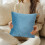 Coussin lombaire en polyester bleu 45 x 45 cm 5