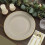 25Taupe13" Στρογγυλά χάρτινα πιάτα μιας χρήσης με μεταλλικό περίγραμμα και σκεύη για 3