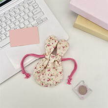 Pochette cadeau délicate à cordon de serrage et motif floral avec oreilles de lapin, petite pochette en tissu idéale pour ranger les bijoux de