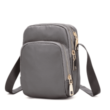 Borsa a tracolla GASTROPOD, borsetta piccola da donna con tre scomparti, design versatile con tracolla regolabile.