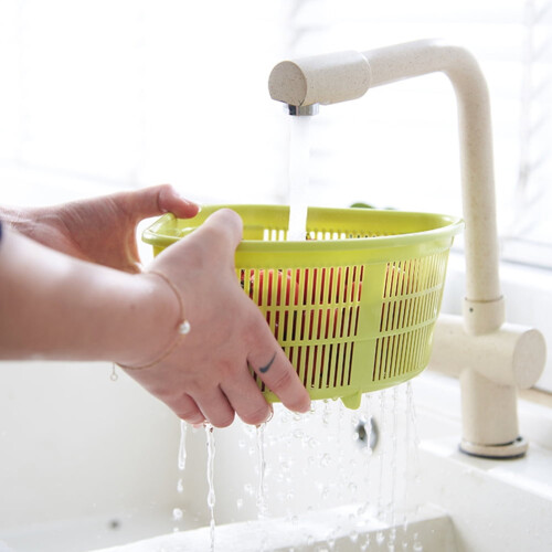 opvise Triangle Kitchen Sink Fruit Washing Waste Draining Basket Plastic Storage Rack 2