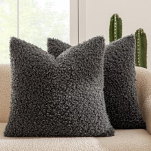 Lot de 2 housses de coussin 50 x 50 cm en fausse fourrure sherpa gris foncé, douces et moelleuses, pour une décoration bohème – Compatibles avec