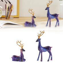 2 Stück lila matte Rentier-Weihnachtsdekofiguren aus Kunstharz
