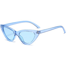 Vintage cat-eye zonnebril voor dames met kunststof montuur.