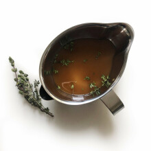 Stylish Stainless Steel Gravy Pourer and Separator