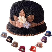 Women's French-style knitted wool beanie with floral detail