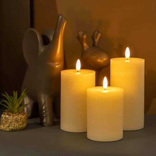 Set di 3 candele a colonna a LED con finitura a coste, telecomando e timer. 2