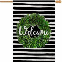 Steag de casă cu coroană de buxus, 28x40", dungi albe și negre față-verso, decor sezonier pentru exterior