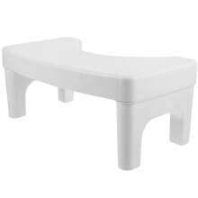 1 taburete antideslizante para inodoro con diseño sencillo.