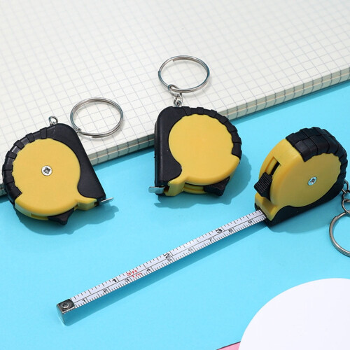 Conjunto de 10 mini trenas retráteis para chaveiro.