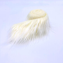 Strimler av raggete mohairstoff i fuskepels, ferdigkuttet rull, 5 cm bred x 15 cm lang - elfenben