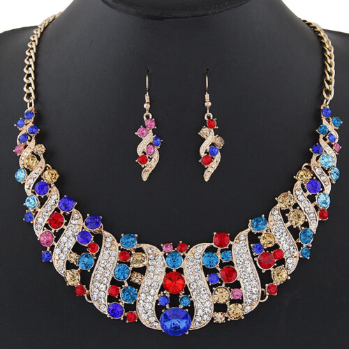 Conjunto feminino de colar e brincos com pingente espiral de strass