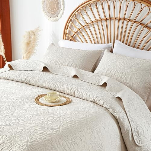 Queen Quilt Bedding Set Light Beige Microfiber Floral 1 1