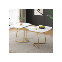 Tavolo allungabile bianco con gambe in metallo dorato. Dimensioni con allunghe: 140/180  80 cm. Adatto per 4 a 6 persone.