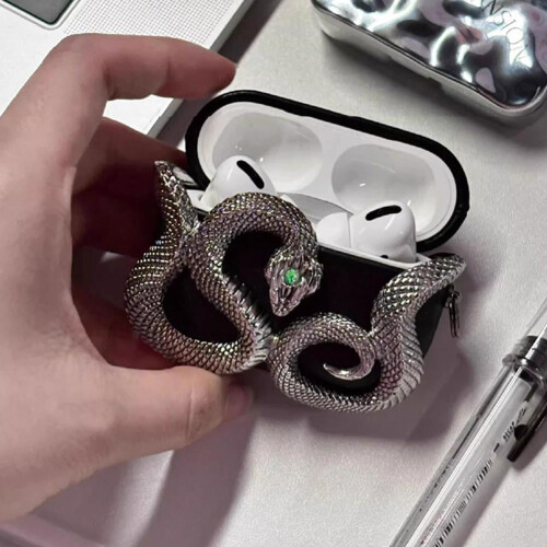 Metal and Leather AirPods Pro 3 Case 1