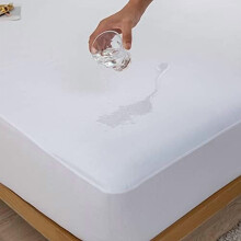 Protège-matelas imperméable Olympic Queen 66 x 80 cm avec surface en jersey de viscose de bambou pour lit Super Queen, style drap-housse.