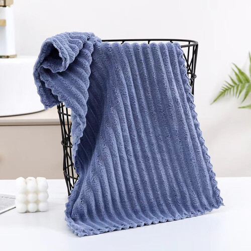 Striped Polyester Bath Towel 29.5 x 13.7 in