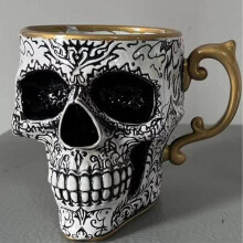 Royal Skull Coffee Mug – Gothic Porcelain Tea Cup, Halloween Decor Gift, Gold-Trimmed, Compatible with Daily Use