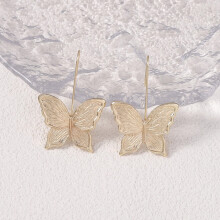 Pendientes de mariposa vintage color dorado para mujer, nuevos pendientes largos con gancho y textura de insecto, joyería llamativa.
