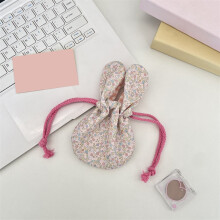 Pochette cadeau délicate à cordon de serrage et motif floral avec oreilles de lapin, petite pochette en tissu idéale pour ranger les bijoux de