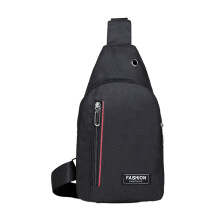 Broderet crossbody-taske i polyester, 30x18x6cm