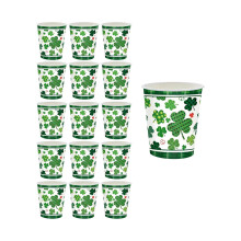 Ensemble de vaisselle jetable pour la Saint-Patrick : assiettes à apéritif, gobelets en carton, serviettes, décorations à motif trèfle pour une