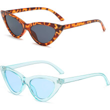Retro dameszonnebril met smalle cat-eye montuur en kunststof frame