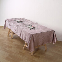 Nappe rectangulaire en velours rose poudré 60" x 102"