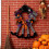 Ghirlanda di Halloween con zucca e scheletro 4