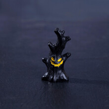 Halloween-koristeet Kummituskasa Hartsiminihahmot Minipuukoristeet Sopii puutarhan kukkaruukkuihin Bonsai-kohtauskoristeet (Puu-02)