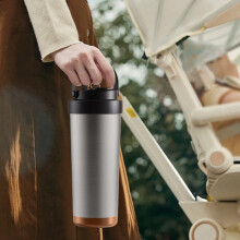 Mug de voyage isotherme portable en céramique de 750 ml avec poignée, idéal pour le café et le thé.