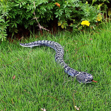 RC Snake IR Afstandsbediening Crawlers Nep Realistische Dieren Voertuig Enge Grappen Speelgoed Kinderen Kerstmis Verjaardagscadeaus