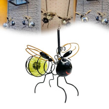 Décoration extérieure lumineuse extérieure à LED en métal avec abeille solaire suspendue