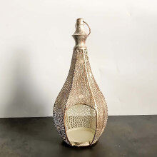 Castiçal de metal vazado, ornamento decorativo para velas, suporte para velas com design intrincado para mesa, prateleira e decoração de ambientes.