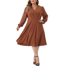Damenkleid in Übergröße, langärmelig, mit Schweizer Pünktchenmuster, V-Ausschnitt, Wickelkleid, elegant, 2XL, Karamell