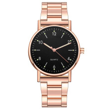 Dámske luxusné quartzové hodinky s 38 mm ciferníkom, veľkými číslicami a písmenami a koženým remienkom – vhodné pre ženy
