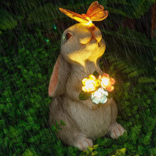 Waterdichte buitenlamp op zonne-energie in de vorm van een konijn, sculptuur van hars, decoratieve tuinlamp op zonne-energie.