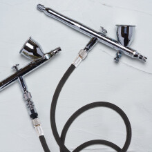 Gevlochten airbrushslang met 1/8" connector, zwart.