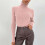 Pull à col roulé rose, coupe ajustée, léger, manches longues et chaud. 1