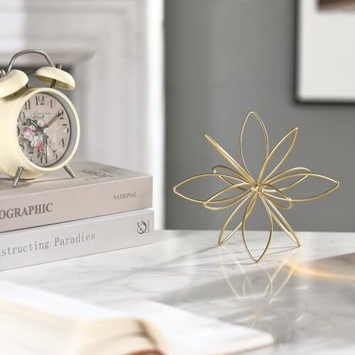 Esfera decorativa de metal dourado de 8 polegadas 2