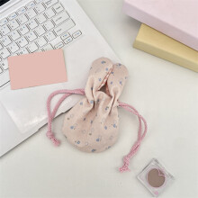 Pochette cadeau délicate à cordon de serrage et motif floral avec oreilles de lapin, petite pochette en tissu idéale pour ranger les bijoux de