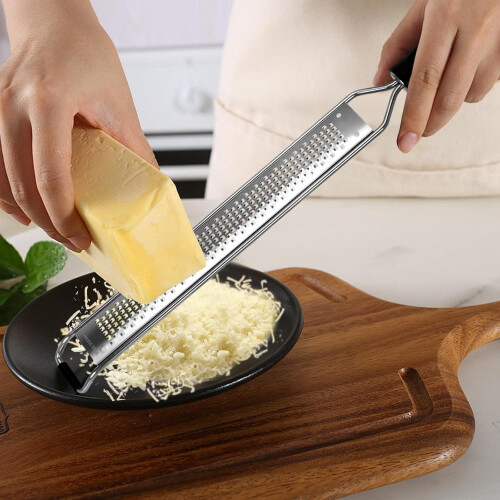 Edelstahl-Zester mit Reinigungsbürste 1