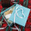 Extra stor blå presentask med lock 43x33x14 cm 3