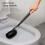 Conjunto de escova sanitária com cabeça curva e suporte. 4