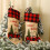 2er-Pack klassische rot-karierte Weihnachtsstrümpfe 2