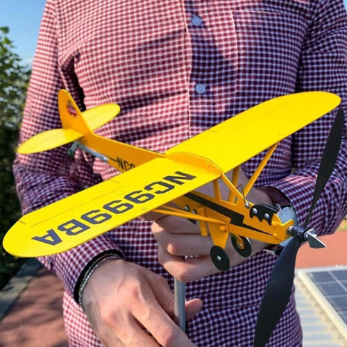 3D-Kinetik-Windspinner in Flugzeugform, J3-Stil, Metall, 1-teilig 2