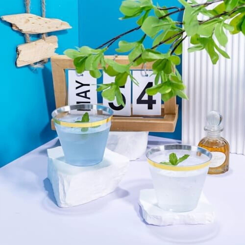 Copos de plástico transparente de 9 oz com borda dourada (100 unidades) 1